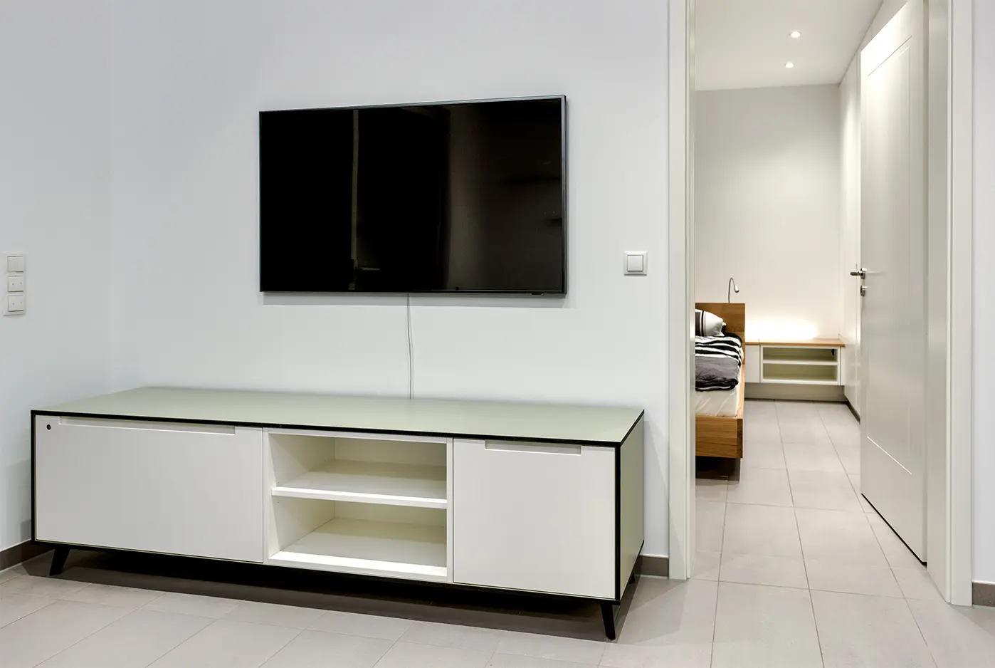 Schlichtes, hochwertiges Sideboard