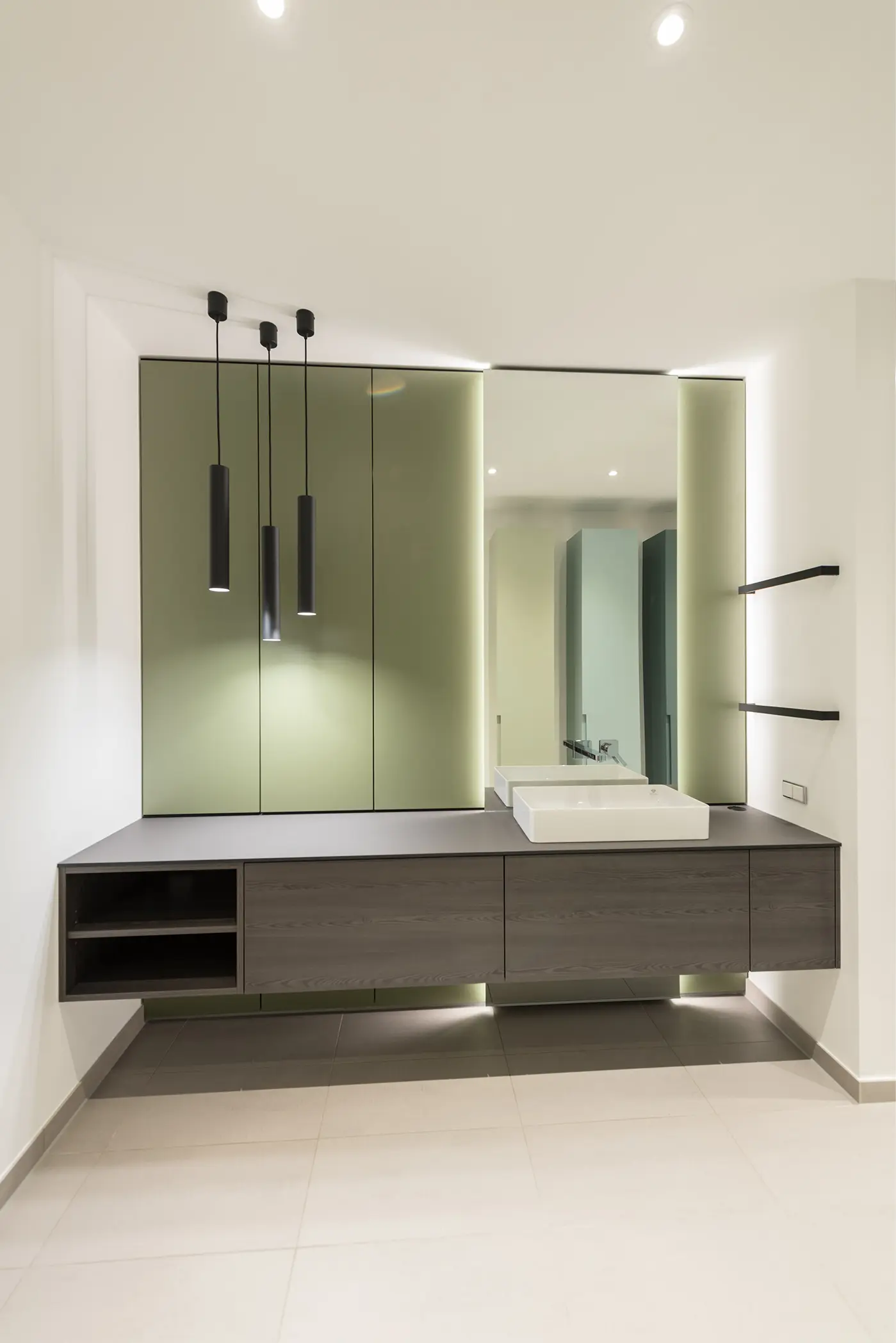 Geradlinige Badezimmer-Einrichtung
